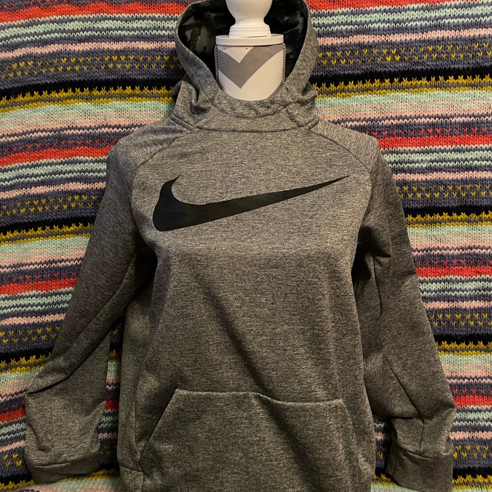 Boys Nine hoodie size XL